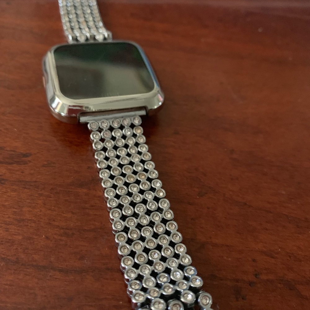 Fit bit Versa with charger and extra bands